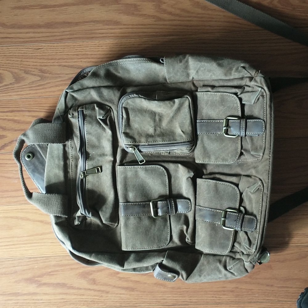 Cargoit waxed canvas backpack